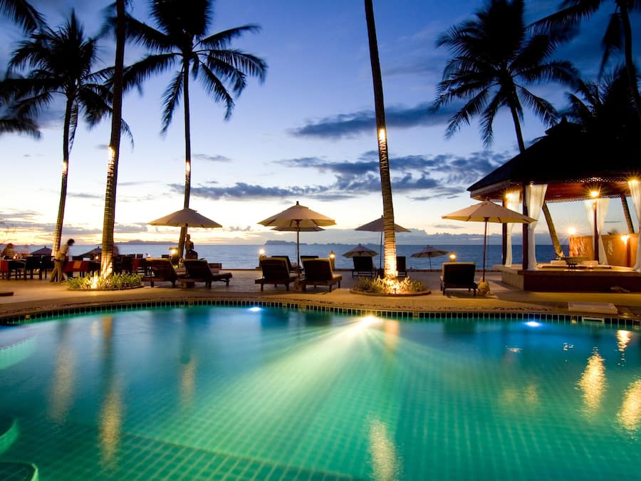 Hồ bơi ngoài trời, mở cửa từ 8:00 đến 19:00, dù/ô trên bãi biển/hồ bơi