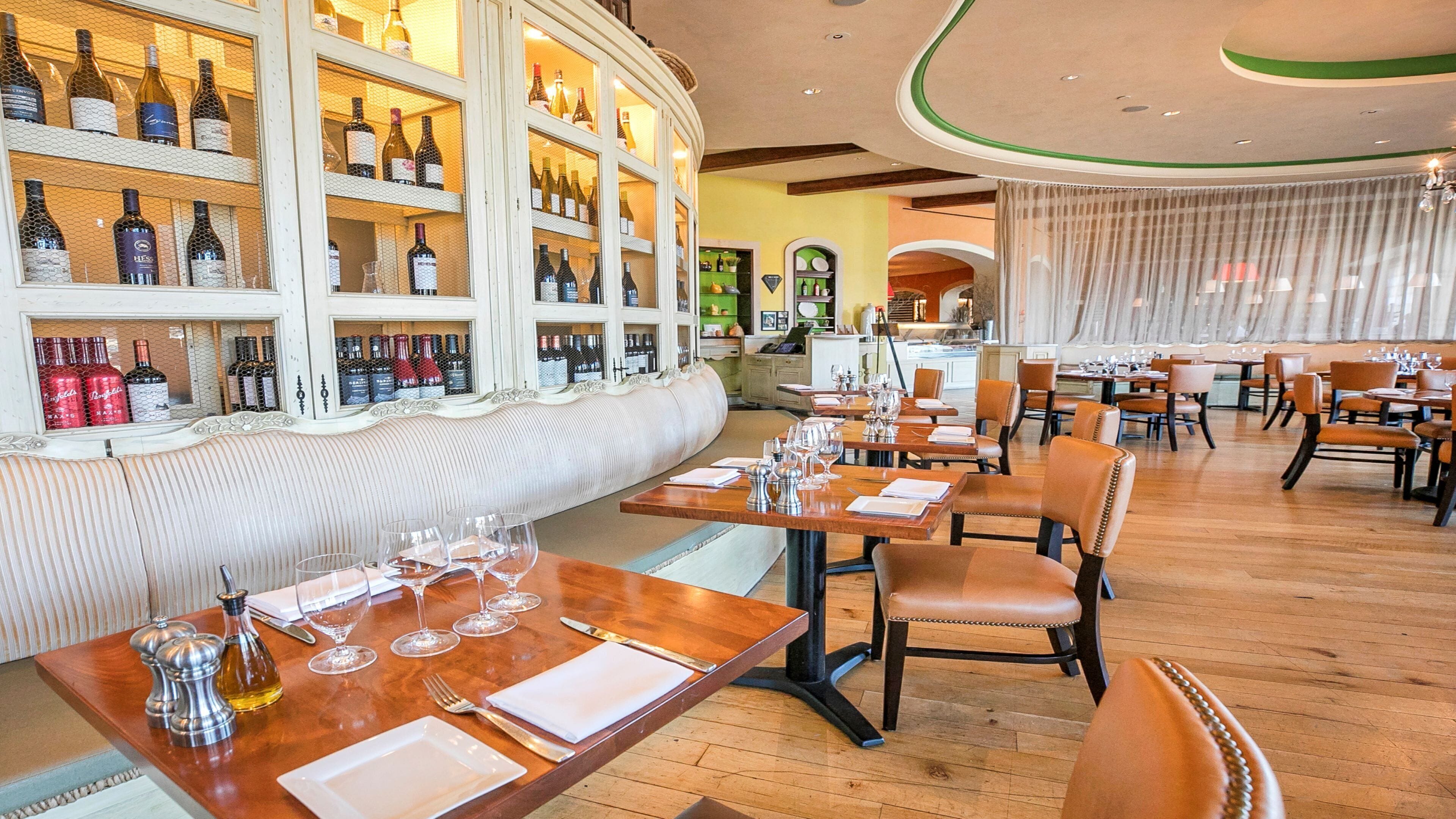 Πλήρες πρωινό καθημερινά με χρέωση