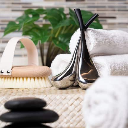 Couples treatment rooms, sauna, steam room, body treatments