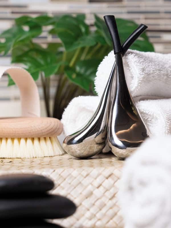 Couples treatment rooms, sauna, steam room, body treatments