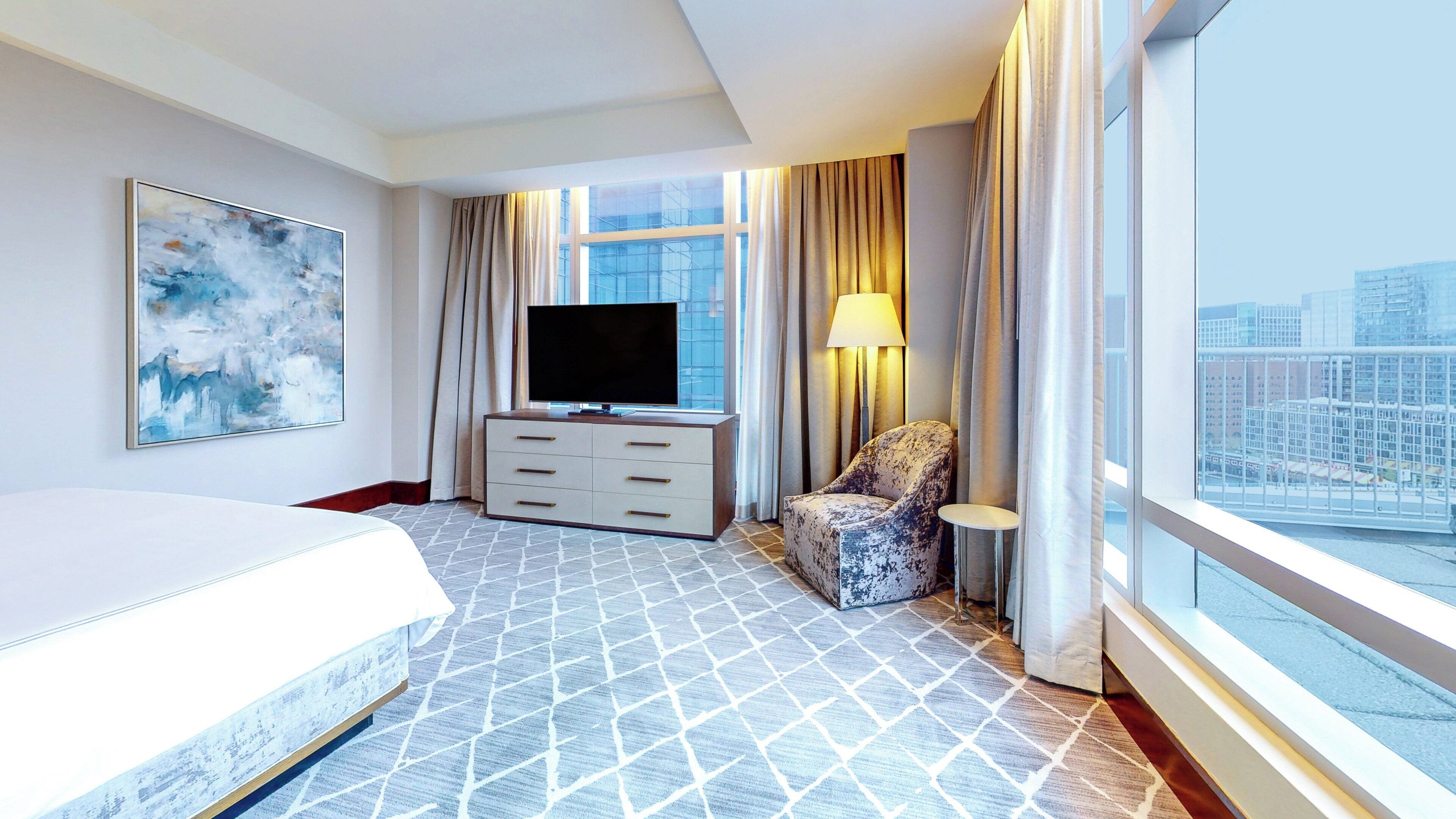Suite, 1 King Bed (Penthouse South Suite) | Minibar, in-room safe, desk, laptop workspace