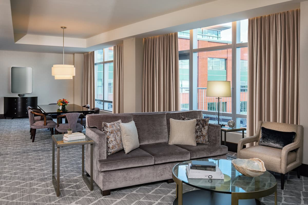 Suite, 1 King Bed (North Suite)