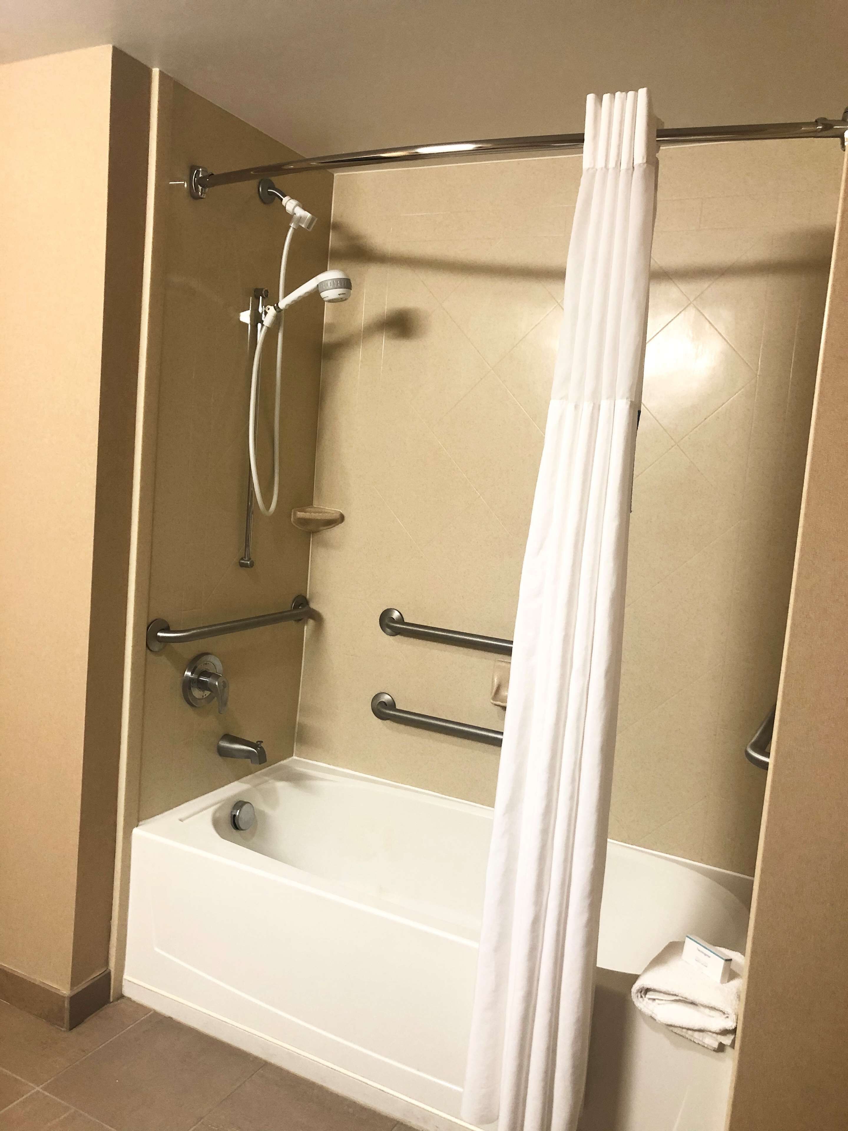 combined shower/bathtub, free toiletries, hair dryer, bathrobes