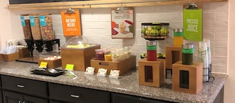 Hampton Inn & Suites Norfolk-Airport