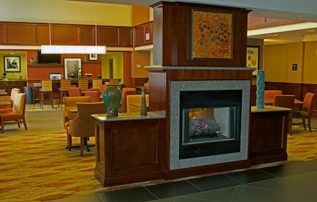 Reception. Hampton Inn & Suites Norfolk-Airport