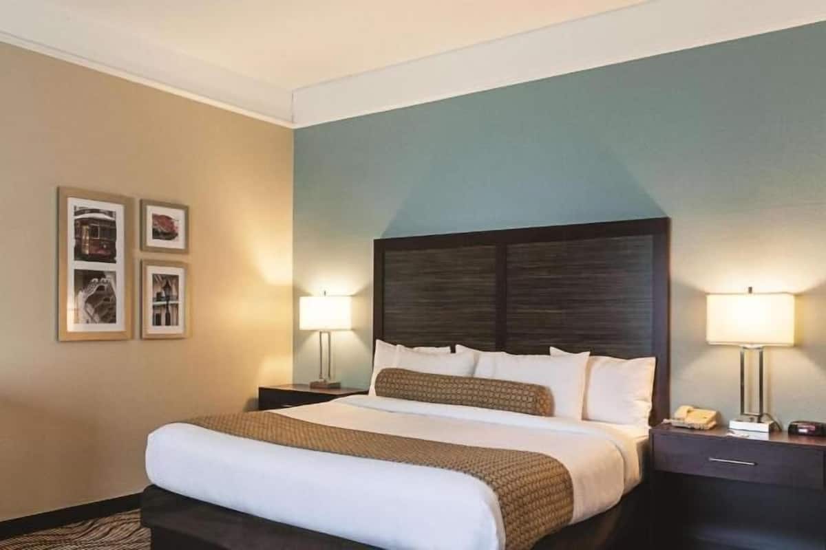 Desk, iron/ironing board, free WiFi, bed sheets