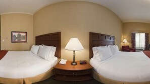 Down comforters, desk, blackout drapes, iron/ironing board - Holiday Inn Express Salado-Belton by IHG (Salado)
