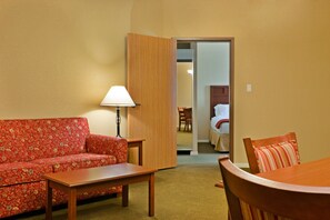 Down comforters, desk, blackout drapes, iron/ironing board - Holiday Inn Express Salado-Belton by IHG (Salado)
