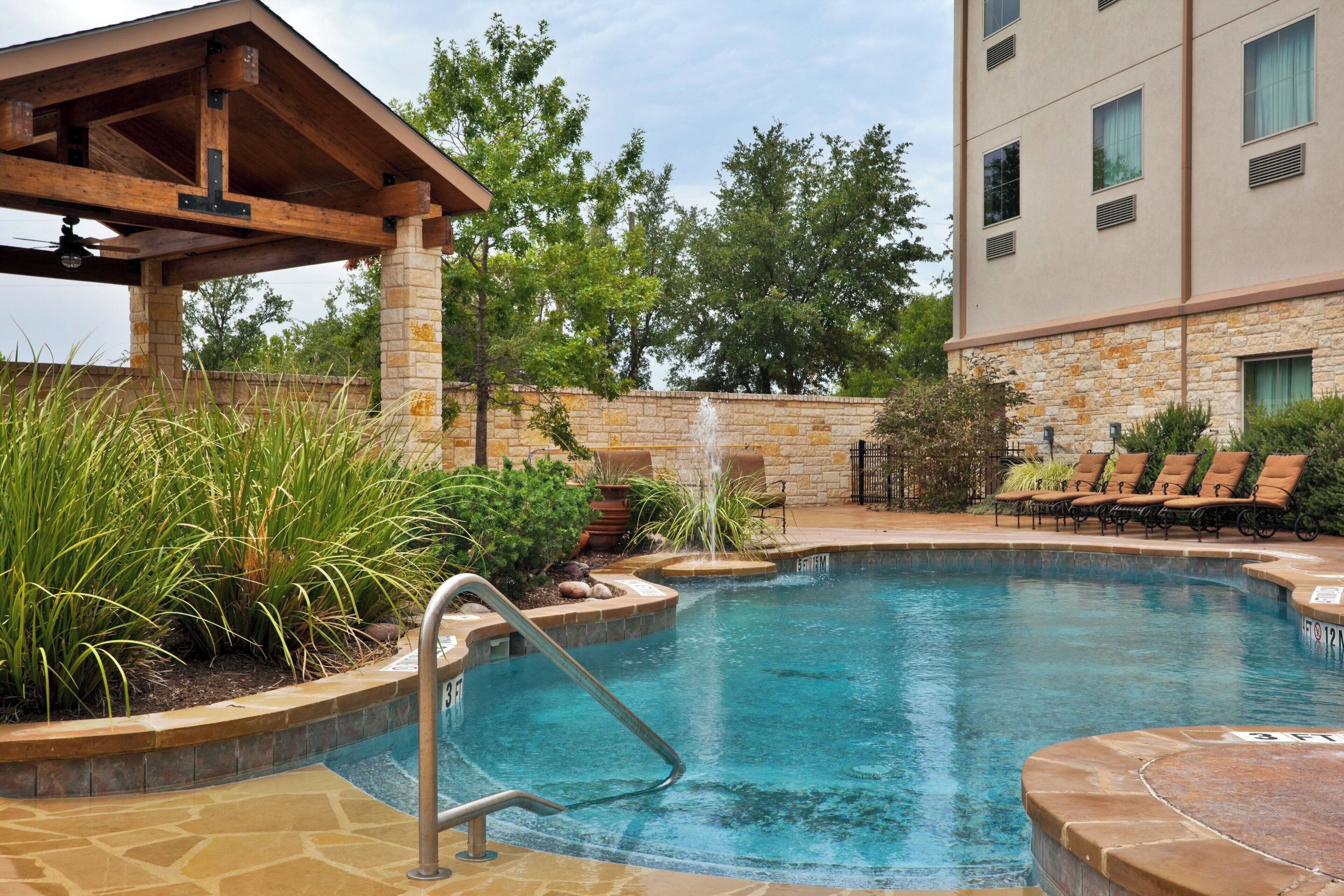 Outdoor pool, pool loungers