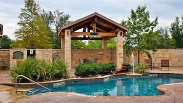 Outdoor pool, pool loungers