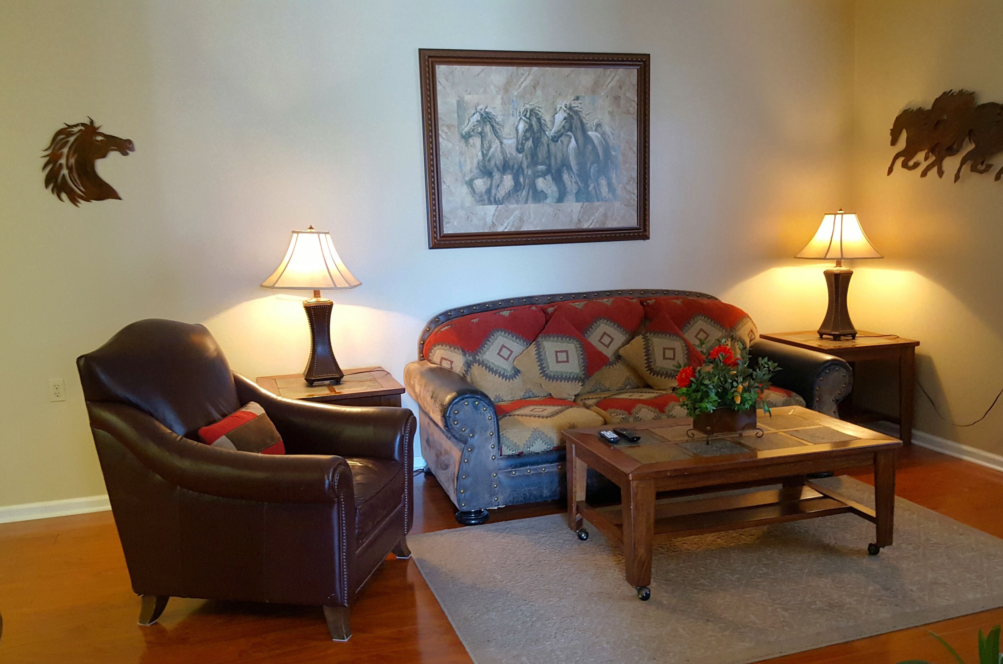 suite, 2 bedrooms | living room | flat-screen tv