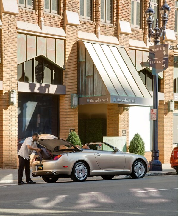 Pysäköintimahdollisuus (40.00 USD per yö)