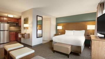Pillowtop beds, in-room safe, desk, laptop workspace