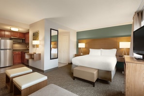 Pillow-top beds, in-room safe, desk, laptop workspace - Staybridge Suites Tampa East - Brandon by IHG (Tampa)