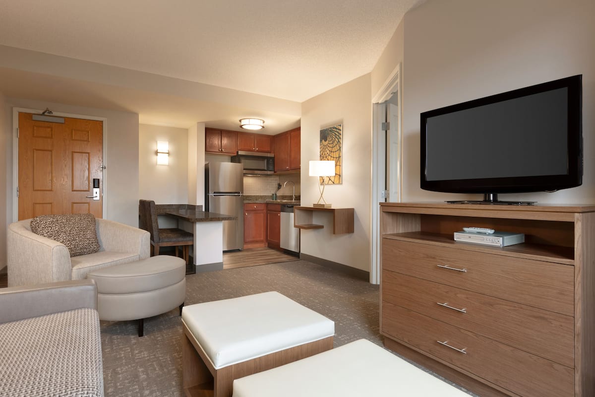 1 bedroom, pillowtop beds, in-room safe, desk