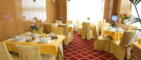 Tägliches inbegriffenes Frühstücksbuffet