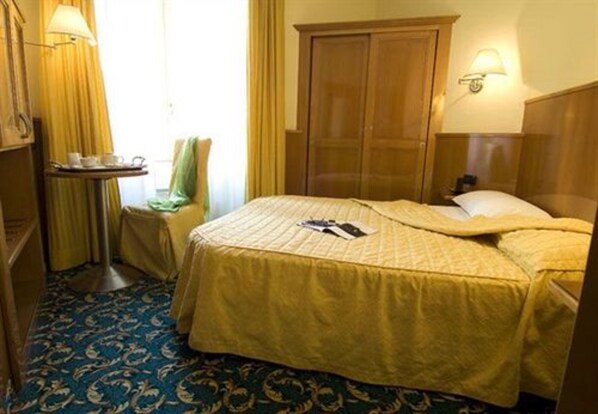 Minibar, Zimmersafe, Schreibtisch, schallisolierte Zimmer