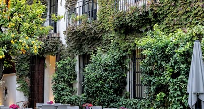 Hospes Palacio del Bailío, a Member of Design Hotels