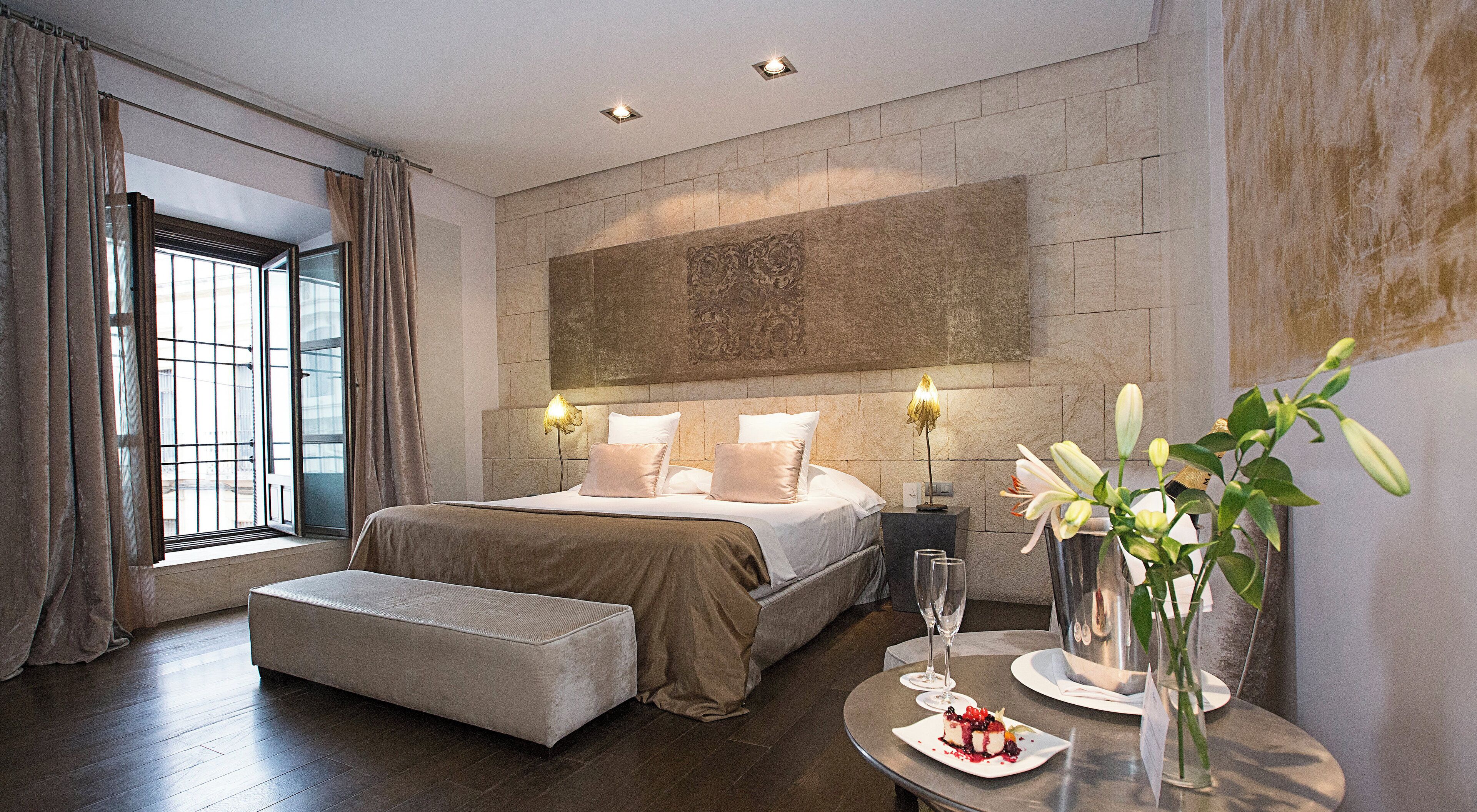 1 bedroom, egyptian cotton sheets, premium bedding, down duvets