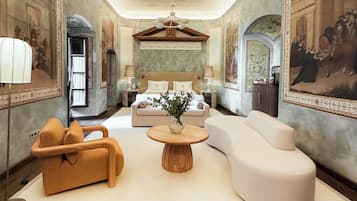 Junior-suite (Historic with soul) | 1 soveværelse, egyptiske bomuldslagner, premium-sengetøj, dundyner