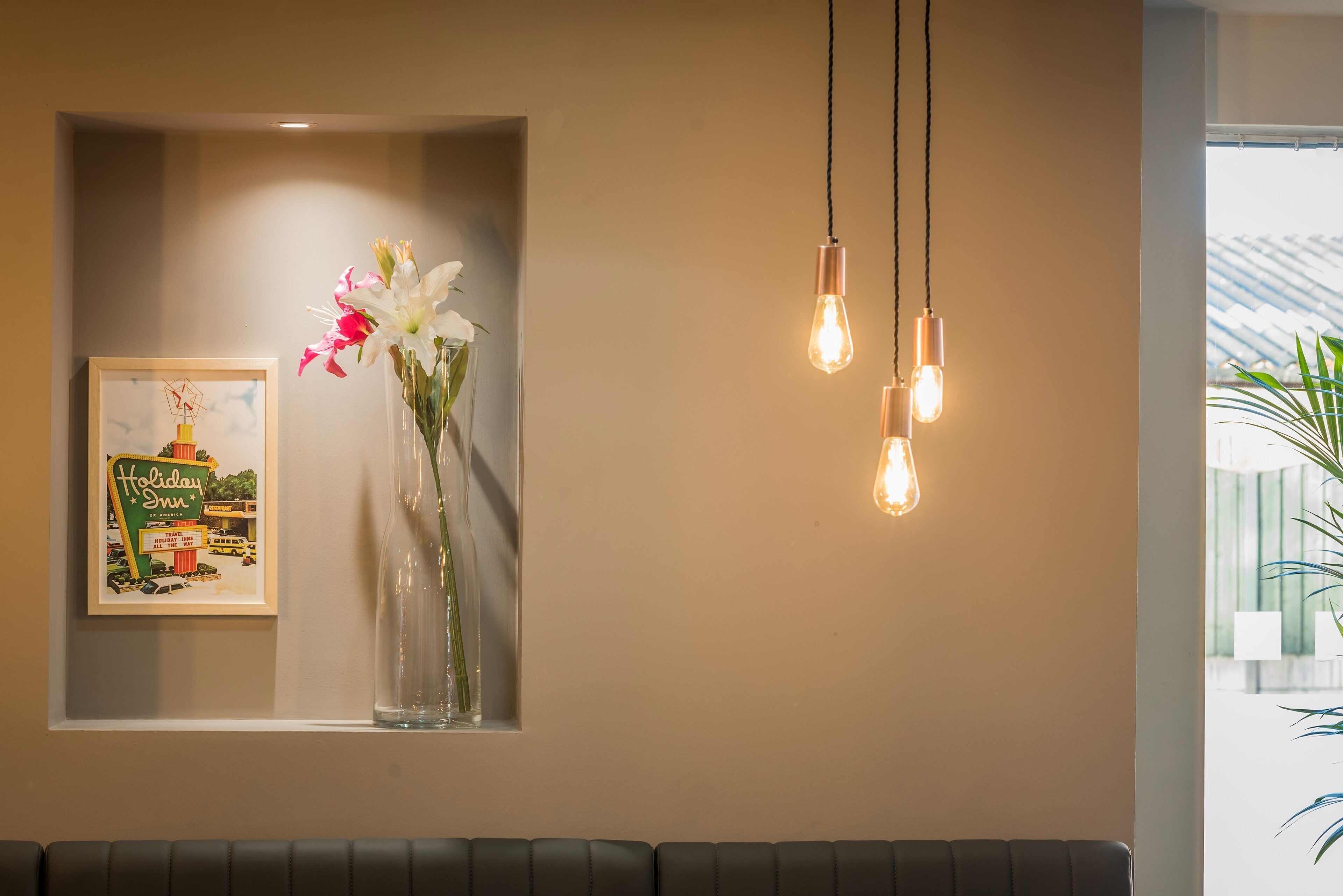 تقديم الإفطار والغداء والعشاء