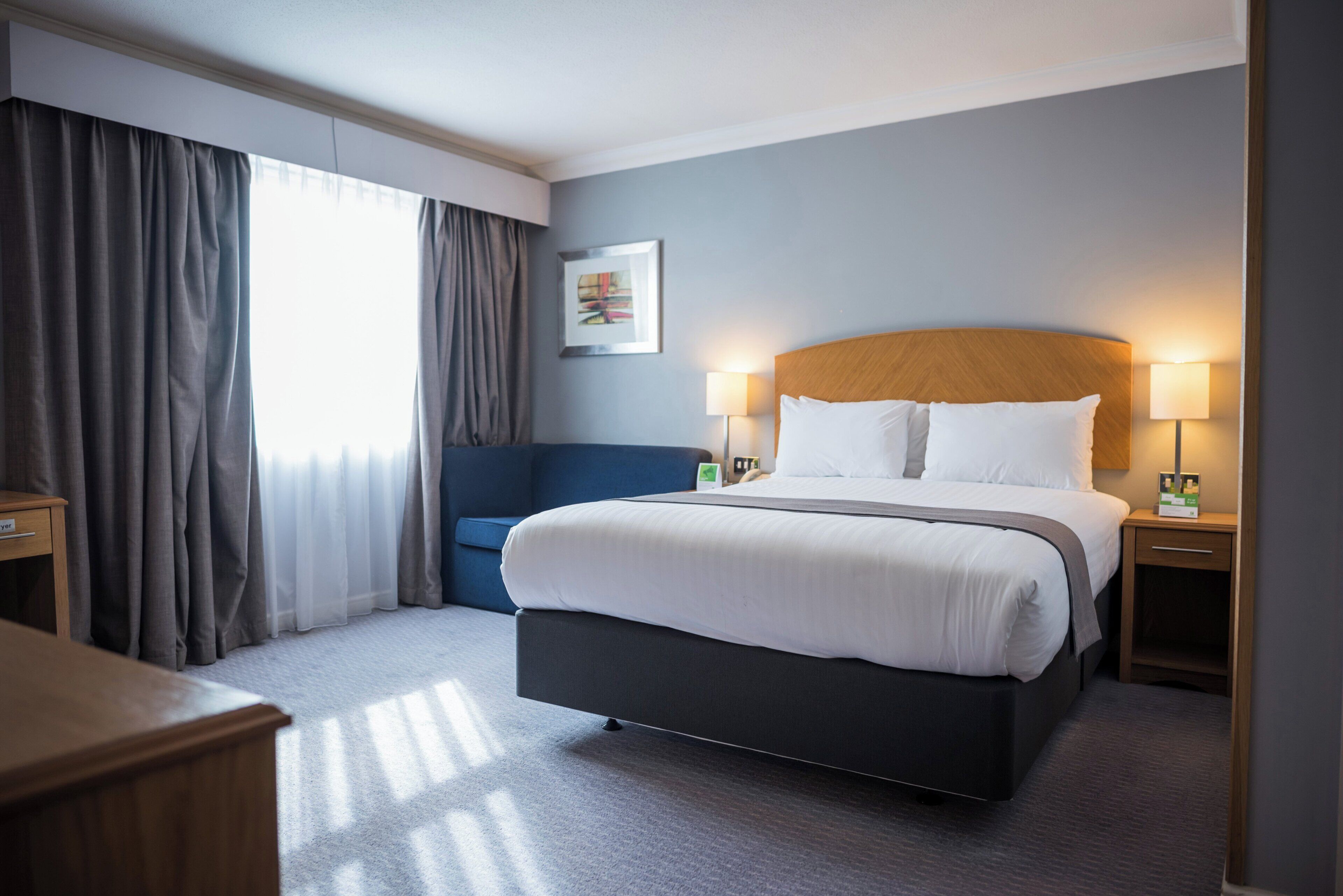 Standard Room, 1 King Bed with Sofa bed | In-room safe, desk, iron/ironing board, cribs (free)