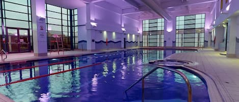 Indoor pool, pool loungers