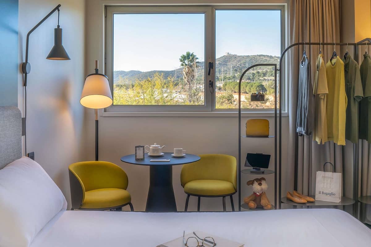 hypo-allergenic bedding, down duvets, desk, laptop workspace