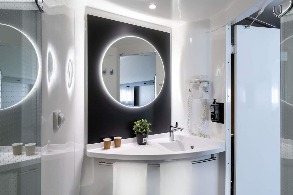 Allergikerbettwaren, Daunenbettdecken, Schreibtisch