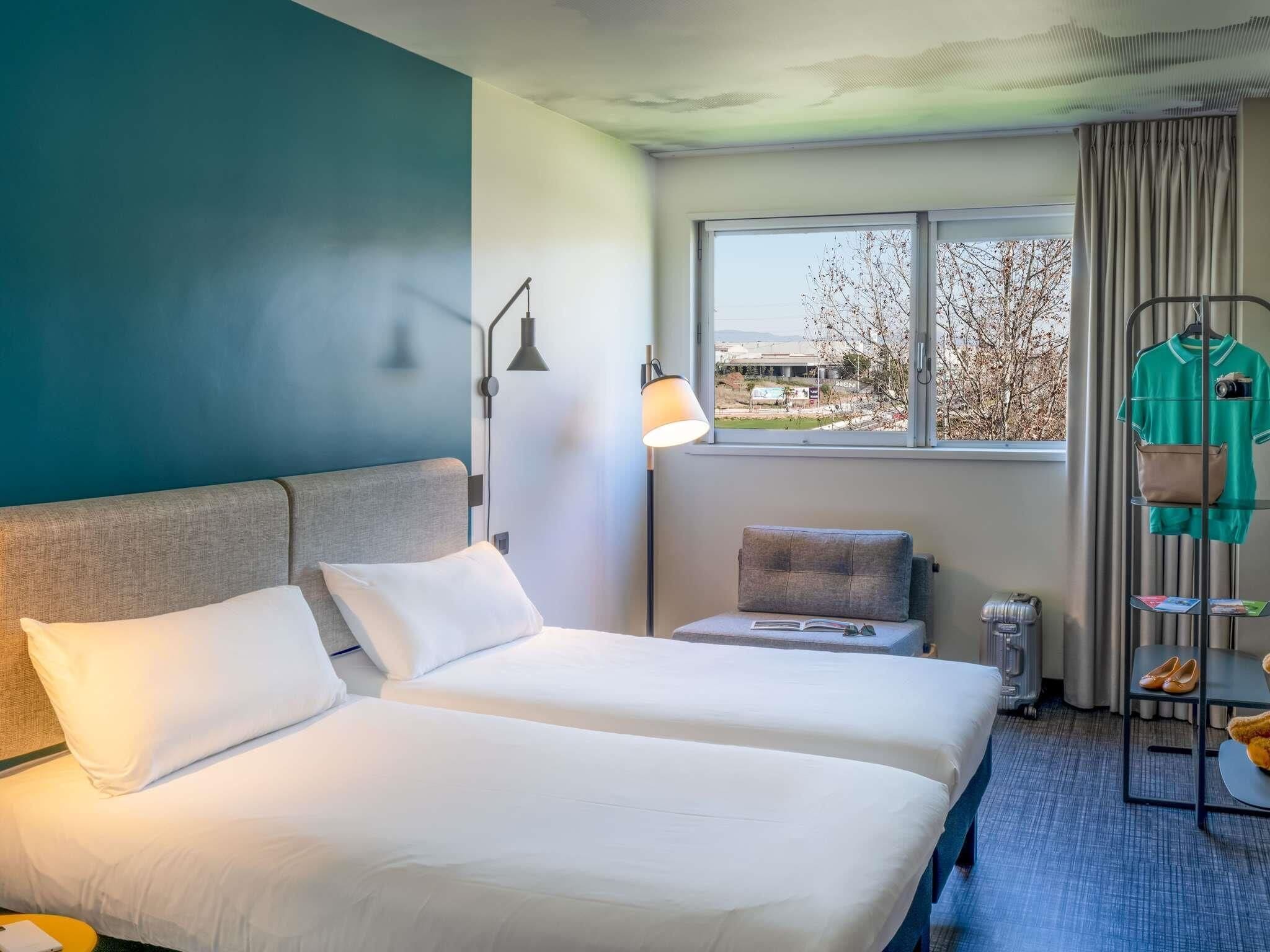 Superior kamer, 2 eenpersoonsbedden | Hypoallergeen beddengoed, donzen dekbedden, een bureau