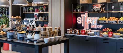 Daily continental breakfast (EUR 10.95 per person)