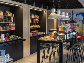 Tägliches kontinentales Frühstück gegen Gebühr