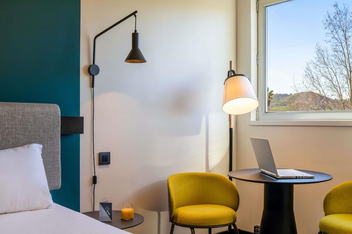 Allergikerbettwaren, Daunenbettdecken, Schreibtisch