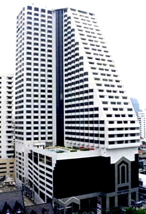 Front of property - Omni Tower Sukhumvit Nana by Compass Hospitality (Bangkok)