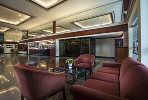 Lobby sitting area - Omni Tower Sukhumvit Nana by Compass Hospitality (Bangkok)