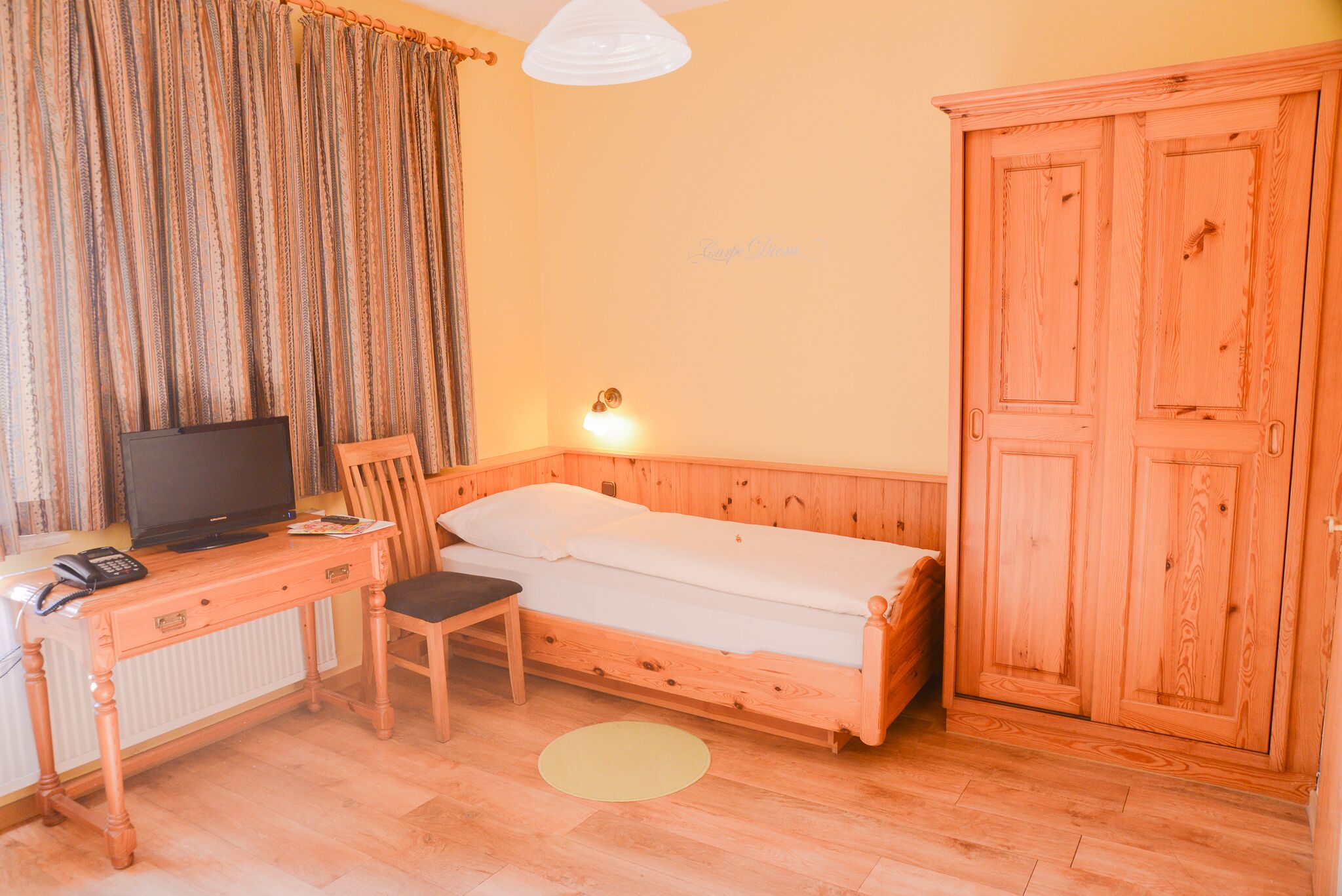 Hypo-allergenic bedding, desk, free WiFi, individually decorated