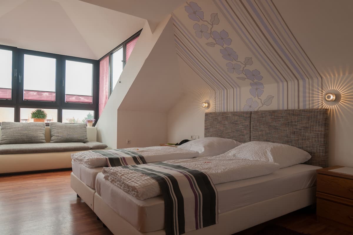 Hypo-allergenic bedding, desk, free WiFi, individually decorated