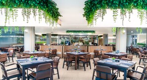 Daily buffet breakfast (THB 500 per person)