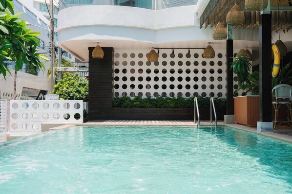 Outdoor pool, pool loungers