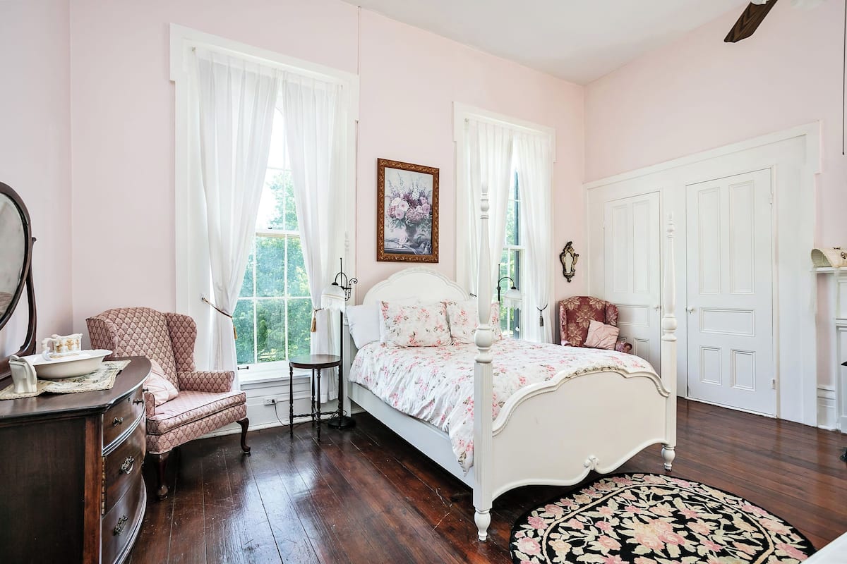 Egyptian cotton sheets, premium bedding, pillowtop beds