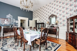 Restaurant - 1851 Historic Maple Hill Manor B&B (Springfield)