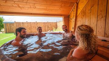 Espace de soins pour les couples, sauna, bain à remous, hammam, hammam