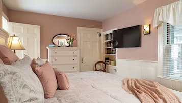 1 bedroom, premium bedding, iron/ironing board, free WiFi