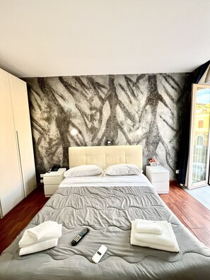 Dobbeltrom – superior, balkong | Wi-fi (inkludert) og sengetøy