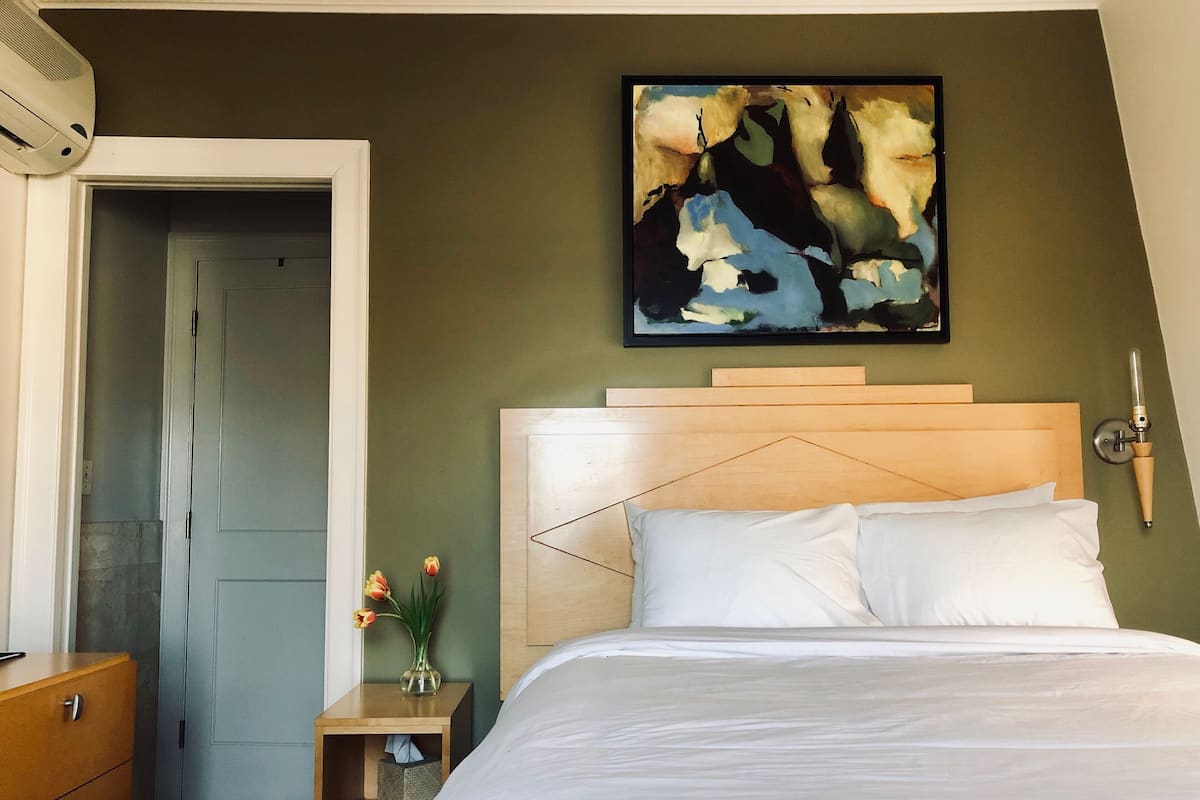 مكواة/لوح كي وواي فاي مجانًا وملاءات أسرّة