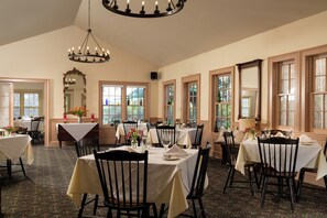 Dinner served - Chesterfield Inn (West Chesterfield)