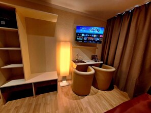 Triple Room | Hypo-allergenic bedding, down comforters, pillowtop beds, in-room safe - Hotel Adler (Leipzig)