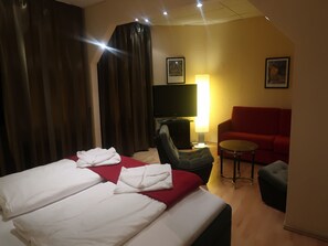 Vierbettzimmer | Allergikerbettwaren, Daunenbettdecken, Pillowtop-Betten, Zimmersafe