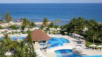 10 barer/lounger, bar i bassenget og bassengbar, strandbar