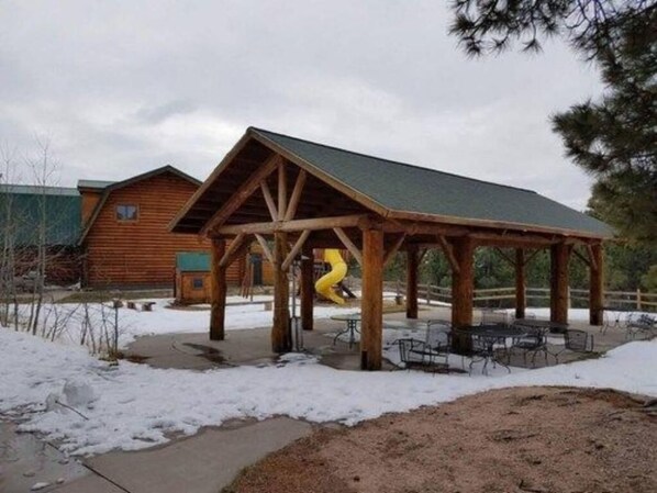 Miscellaneous - Black Forest Lodge (Colorado Springs)